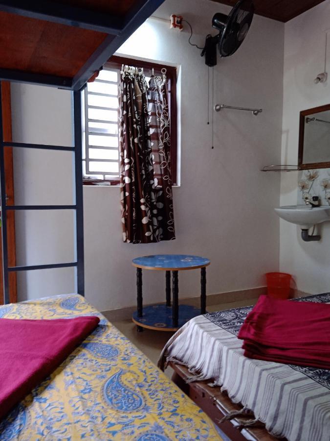 Gundappa Cafe Gokarna Kudle Beach Экстерьер фото