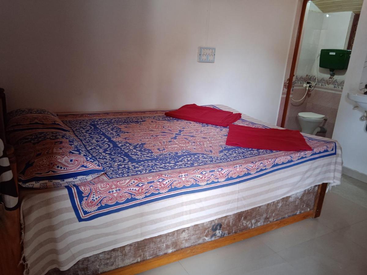 Gundappa Cafe Gokarna Kudle Beach Экстерьер фото
