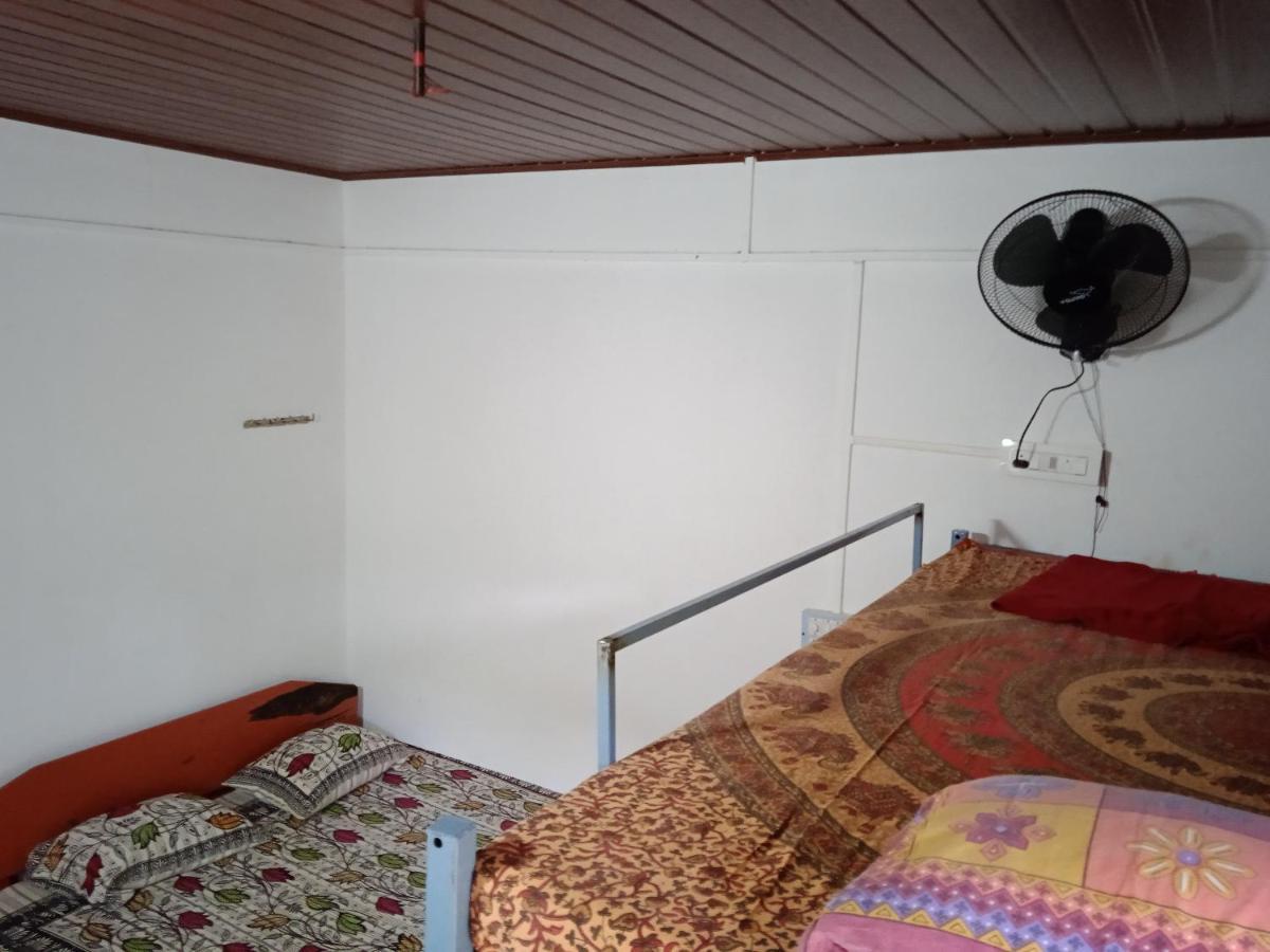 Gundappa Cafe Gokarna Kudle Beach Экстерьер фото