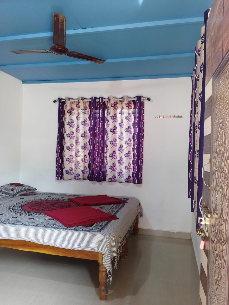 Gundappa Cafe Gokarna Kudle Beach Экстерьер фото